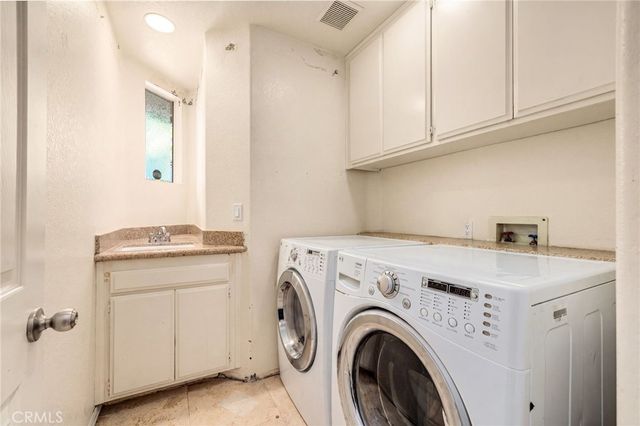 588 Hillsborough Way, Corona, CA 92879