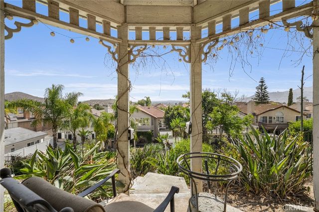 588 Hillsborough Way, Corona, CA 92879
