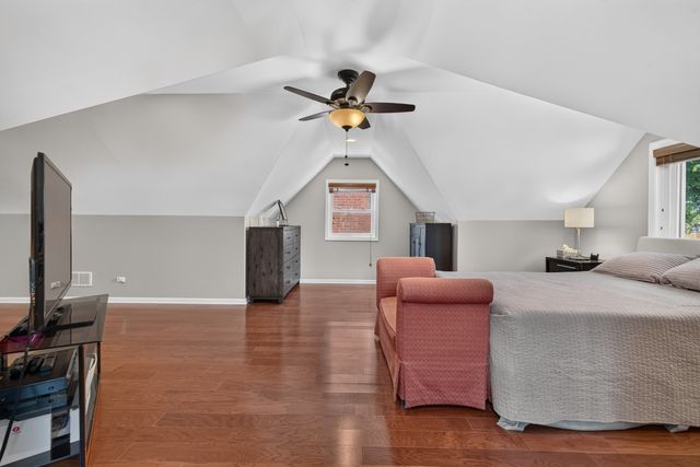6365 N Mobile Avenue, Chicago, IL 60646