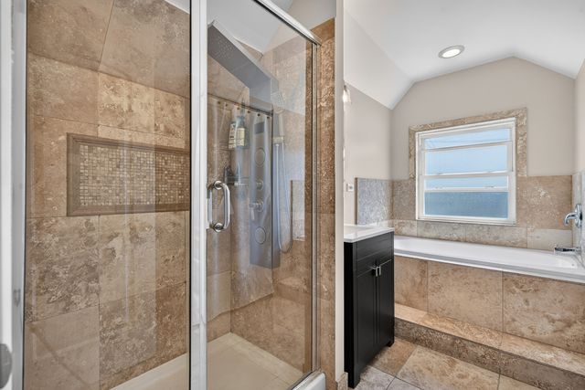 6365 N Mobile Avenue, Chicago, IL 60646
