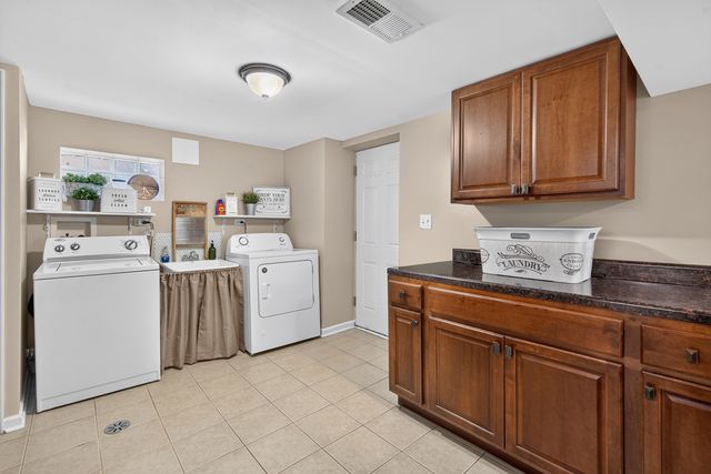 6365 N Mobile Avenue, Chicago, IL 60646