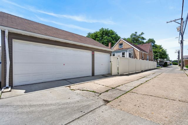 6365 N Mobile Avenue, Chicago, IL 60646