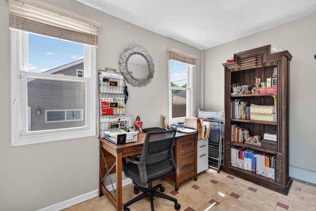 6365 N Mobile Avenue, Chicago, IL 60646
