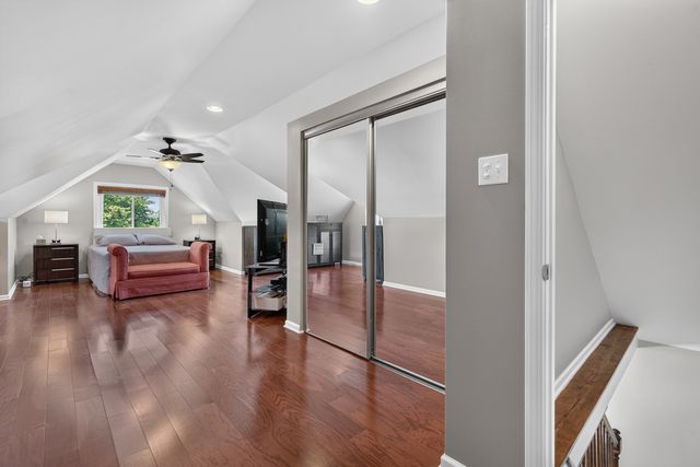 6365 N Mobile Avenue, Chicago, IL 60646