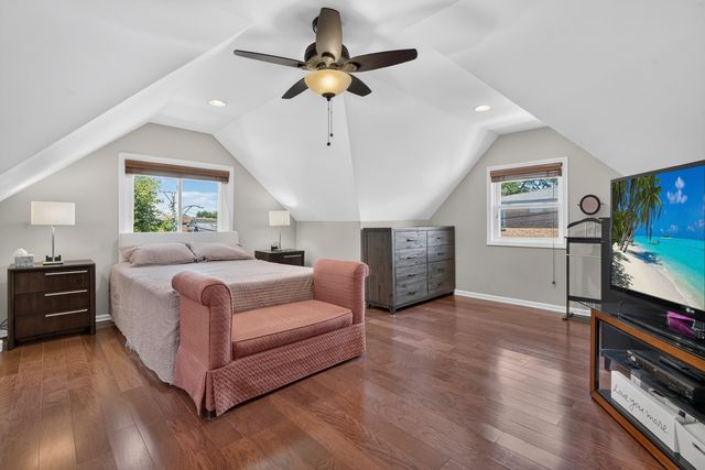 6365 N Mobile Avenue, Chicago, IL 60646
