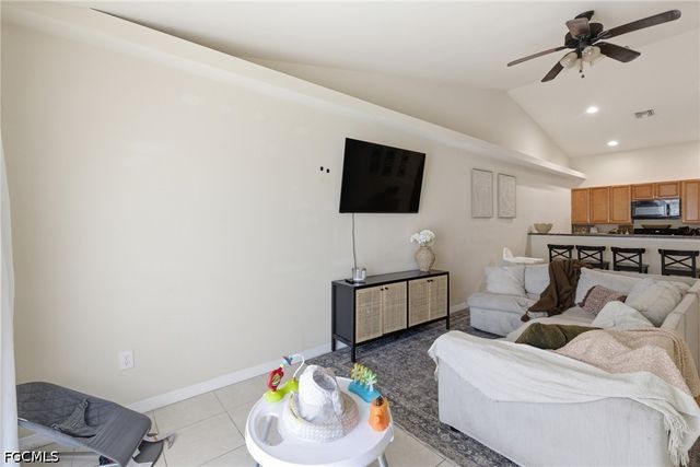 1018-1020 SE 24th AVE, Cape Coral, FL 33990