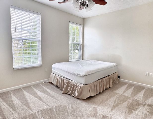 203 Sonie Dr, Ohio Twp, PA 15143