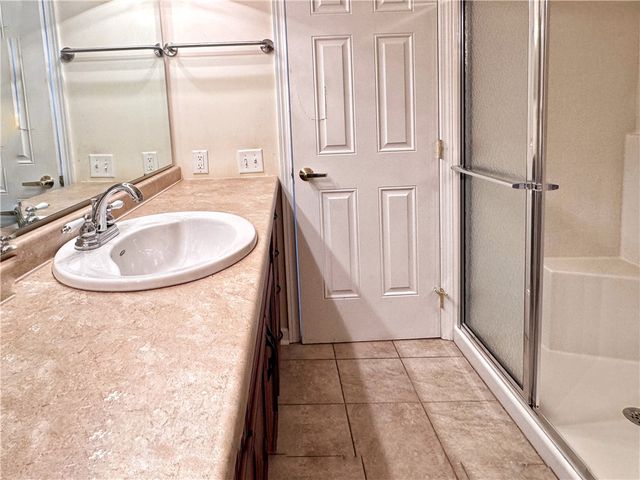 203 Sonie Dr, Ohio Twp, PA 15143