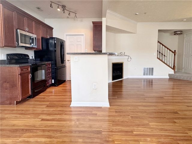 203 Sonie Dr, Ohio Twp, PA 15143