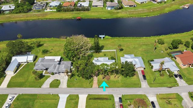 548 SW Aster Road, Port St. Lucie, FL 34953