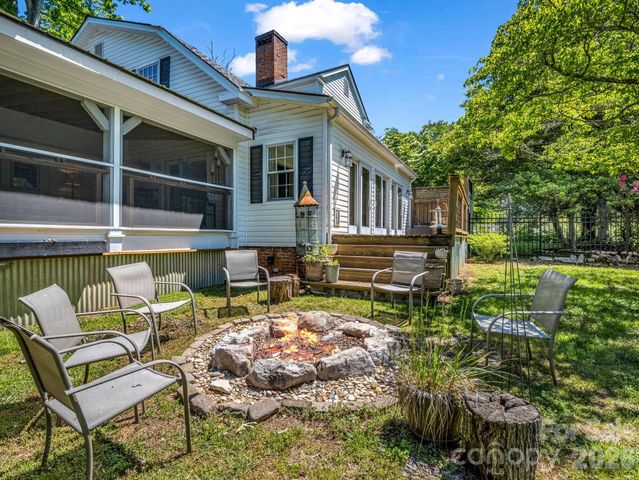 536 Maple Street, Brevard, NC 28712