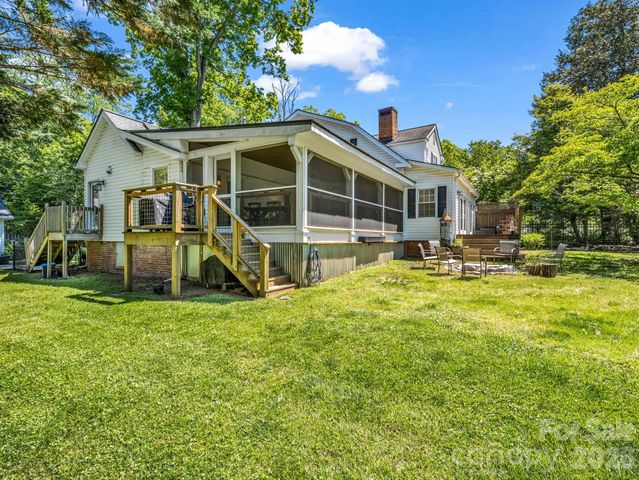 536 Maple Street, Brevard, NC 28712