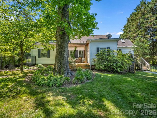 536 Maple Street, Brevard, NC 28712