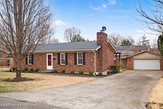 373 Circle Dr, Shepherdsville, KY 40165