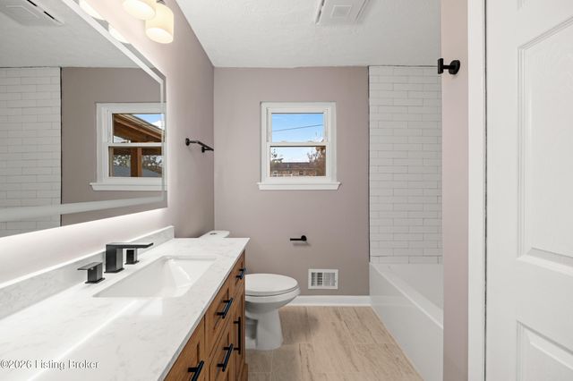 373 Circle Dr, Shepherdsville, KY 40165