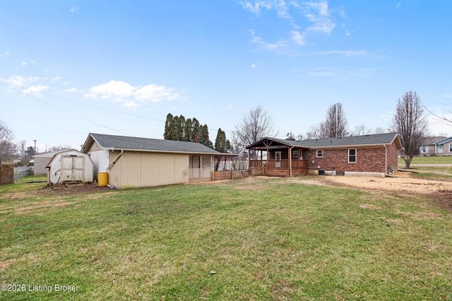 373 Circle Dr, Shepherdsville, KY 40165