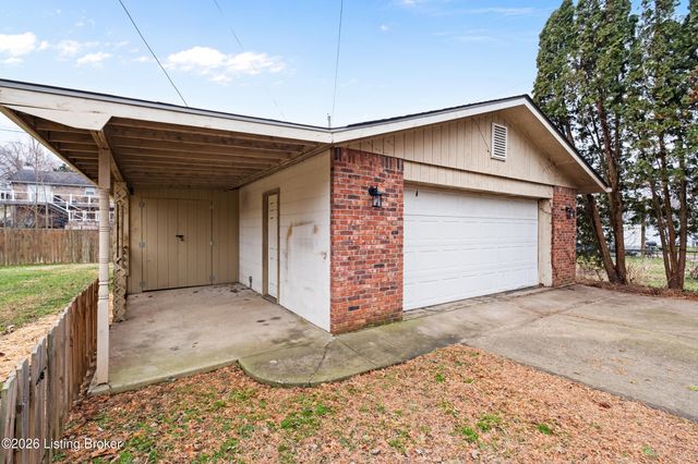 373 Circle Dr, Shepherdsville, KY 40165