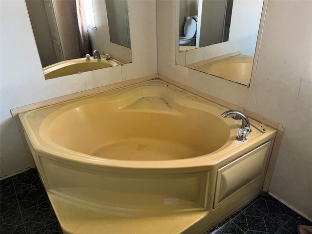 1541 Seaborn Road, Ponder, TX 76259