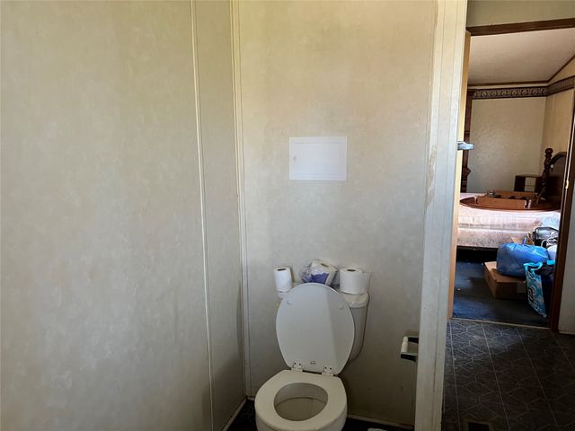 1541 Seaborn Road, Ponder, TX 76259