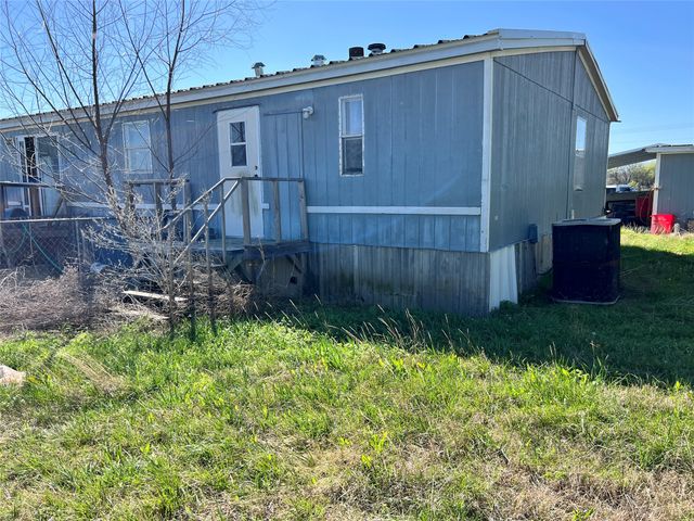 1541 Seaborn Road, Ponder, TX 76259