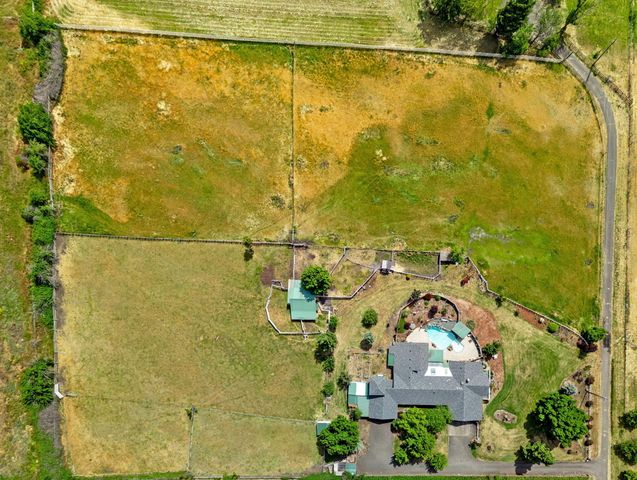 451 E Ashland Lane, Ashland, OR 97520