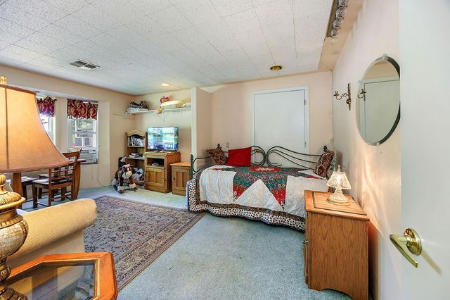451 E Ashland Lane, Ashland, OR 97520