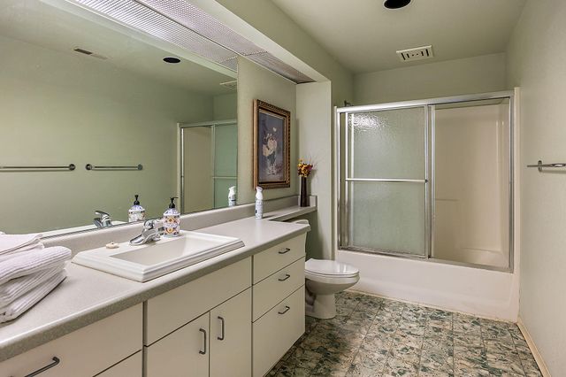 451 E Ashland Lane, Ashland, OR 97520