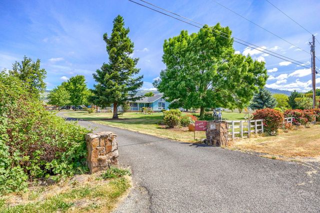 451 E Ashland Lane, Ashland, OR 97520