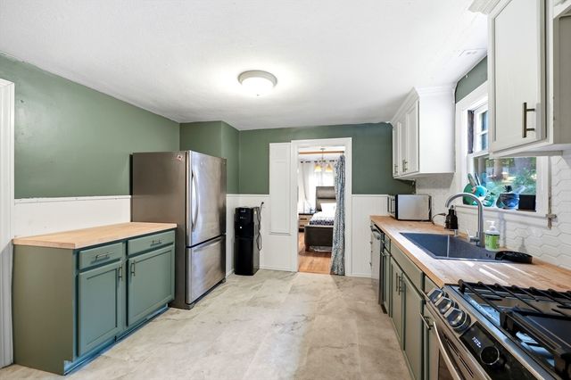 219 Old Warren Rd, Palmer, MA 01069