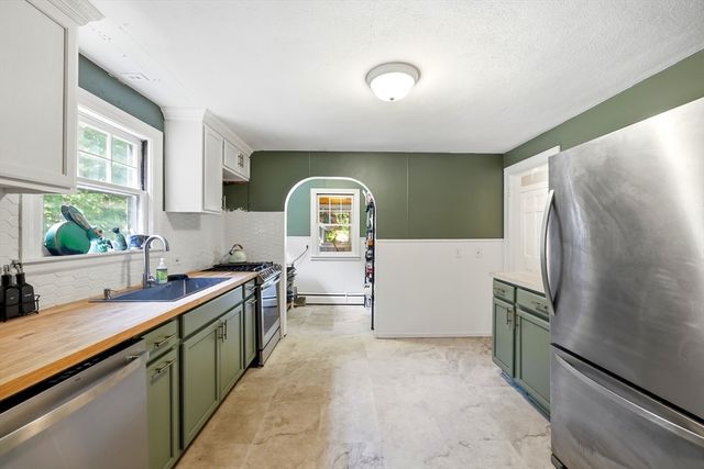 219 Old Warren Rd, Palmer, MA 01069