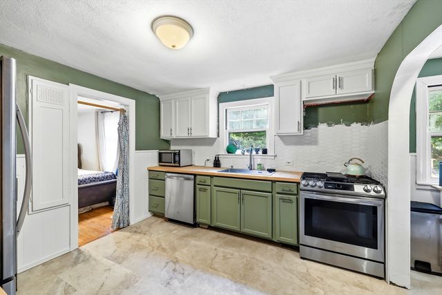 219 Old Warren Rd, Palmer, MA 01069