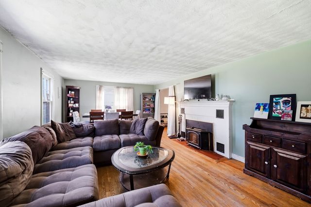 219 Old Warren Rd, Palmer, MA 01069
