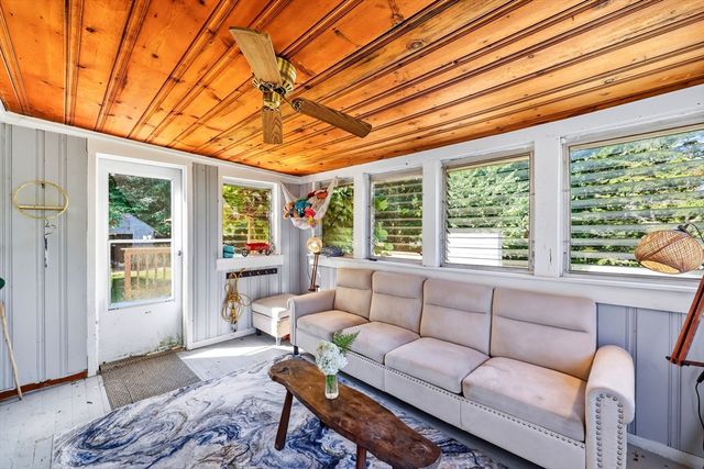 219 Old Warren Rd, Palmer, MA 01069