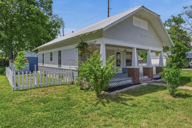 203 S Arthur St, El Dorado, KS 67042