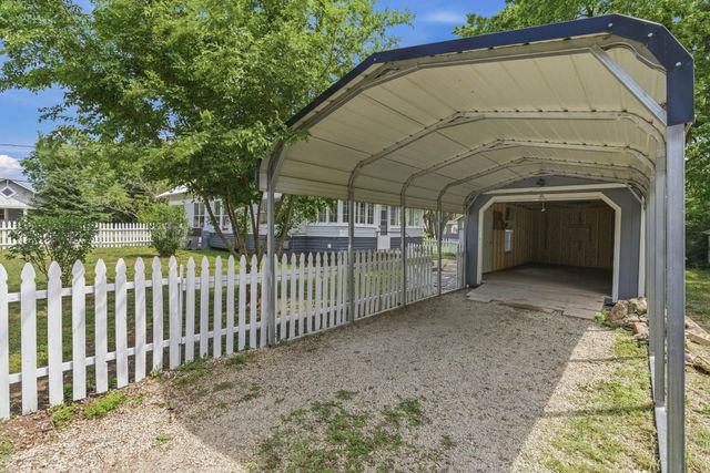 203 S Arthur St, El Dorado, KS 67042