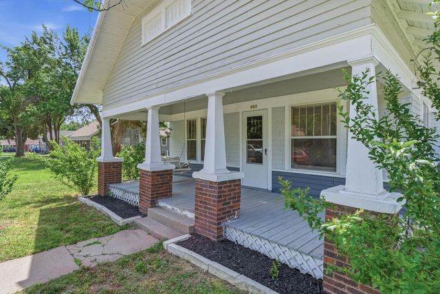 203 S Arthur St, El Dorado, KS 67042