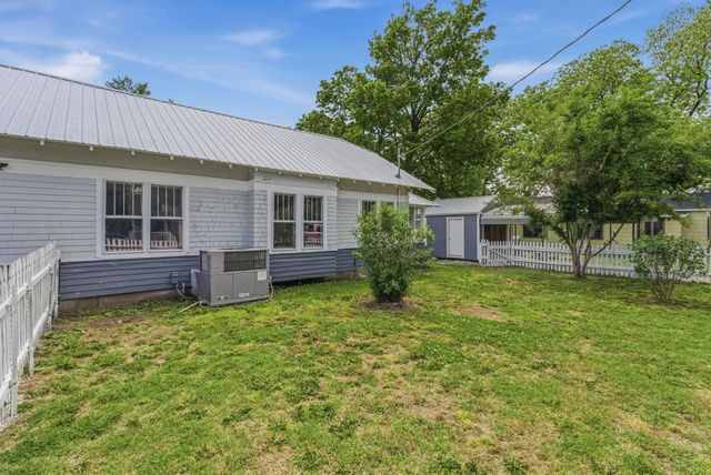 203 S Arthur St, El Dorado, KS 67042