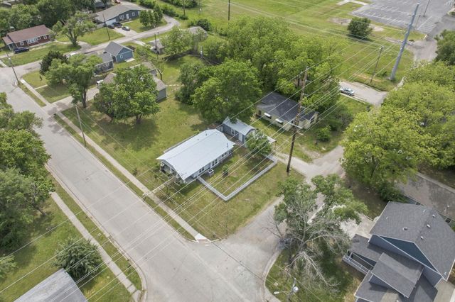 203 S Arthur St, El Dorado, KS 67042