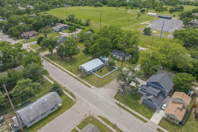 203 S Arthur St, El Dorado, KS 67042