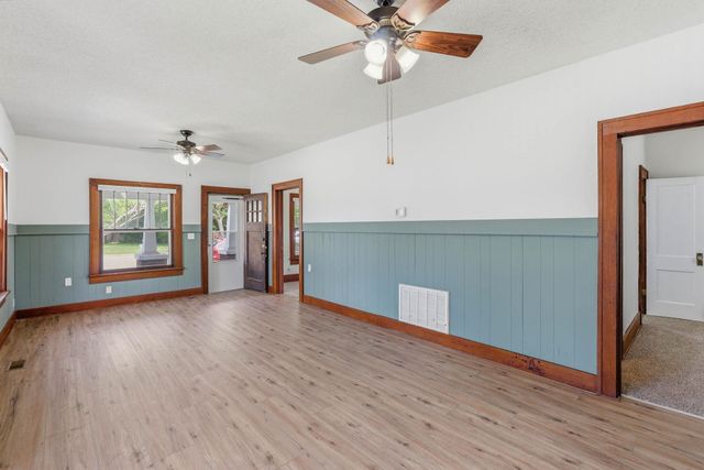 203 S Arthur St, El Dorado, KS 67042