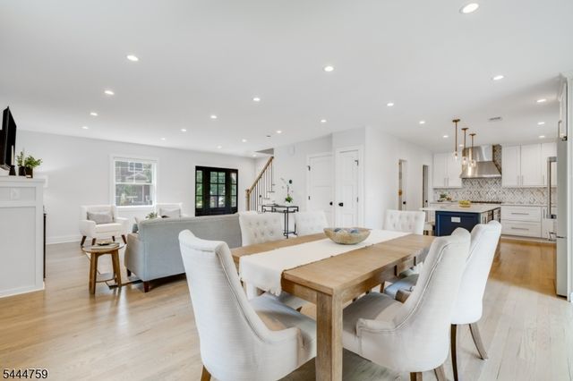 18 University Ave, Chatham Boro, NJ 07928