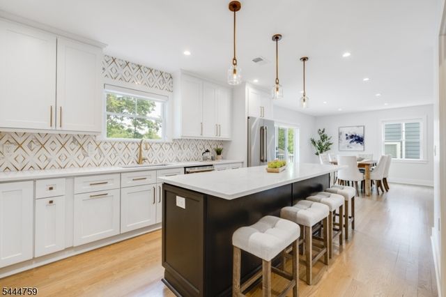 18 University Ave, Chatham Boro, NJ 07928