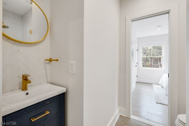 18 University Ave, Chatham Boro, NJ 07928