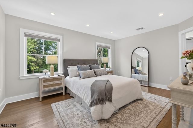 18 University Ave, Chatham Boro, NJ 07928