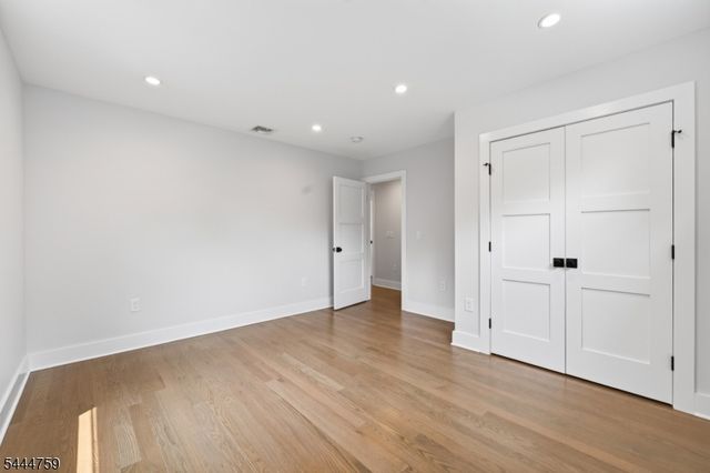 18 University Ave, Chatham Boro, NJ 07928