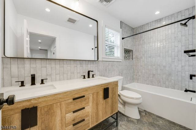 18 University Ave, Chatham Boro, NJ 07928