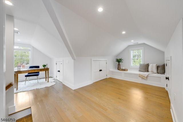 18 University Ave, Chatham Boro, NJ 07928