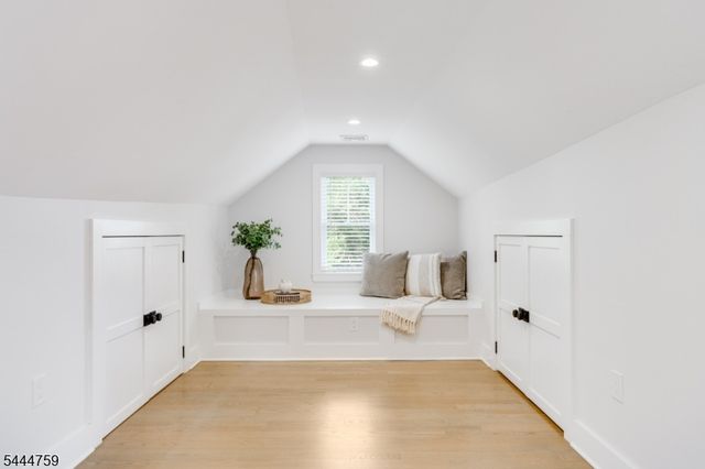 18 University Ave, Chatham Boro, NJ 07928