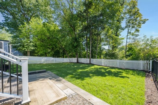 18 University Ave, Chatham Boro, NJ 07928