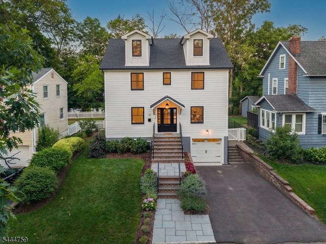 18 University Ave, Chatham Boro, NJ 07928